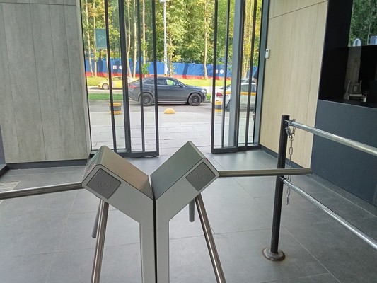 Продам трехкомнатную (3-комн.) квартиру, Мичуринский пр-кт, 56кТанде, Москва г
