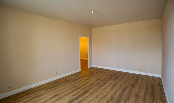 Продам трехкомнатную (3-комн.) квартиру, Углеуральская ул, 25, Пермь г