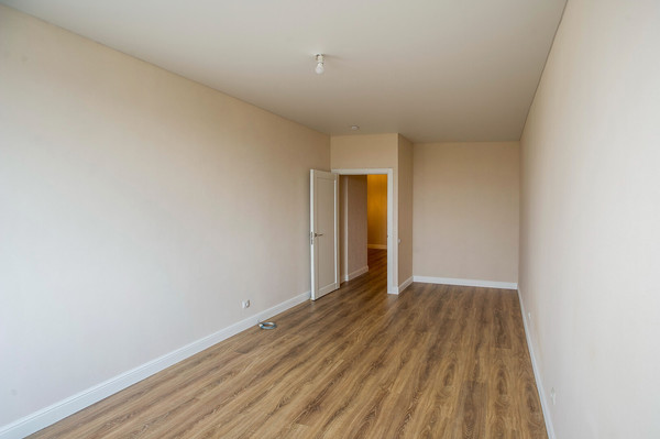 Продам трехкомнатную (3-комн.) квартиру, Углеуральская ул, 25, Пермь г