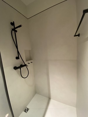 Продам трехкомнатную (3-комн.) квартиру, Курортный (Хостинский р-н) пр-кт, 18, Сочи г