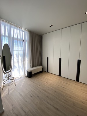 Продам трехкомнатную (3-комн.) квартиру, Курортный (Хостинский р-н) пр-кт, 18, Сочи г