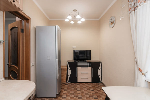 Продам трехкомнатную (3-комн.) квартиру, Красногвардейская ул, 11, Ханты-Мансийск г