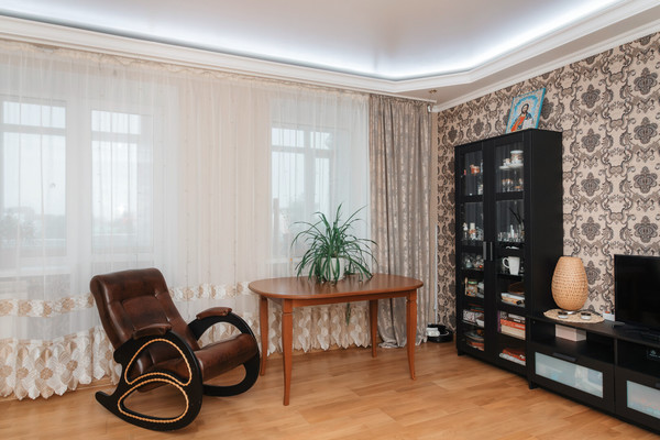 Продам трехкомнатную (3-комн.) квартиру, Красногвардейская ул, 11, Ханты-Мансийск г