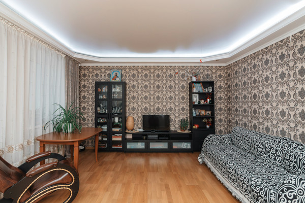 Продам трехкомнатную (3-комн.) квартиру, Красногвардейская ул, 11, Ханты-Мансийск г