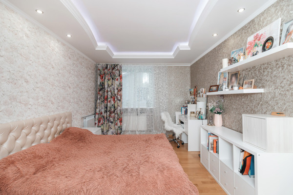Продам трехкомнатную (3-комн.) квартиру, Красногвардейская ул, 11, Ханты-Мансийск г