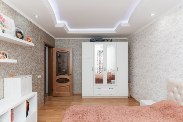 Продам трехкомнатную (3-комн.) квартиру, Красногвардейская ул, 11, Ханты-Мансийск г