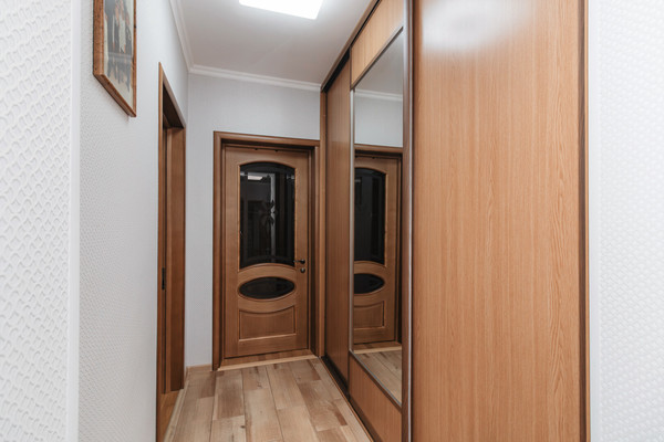Продам трехкомнатную (3-комн.) квартиру, Красногвардейская ул, 11, Ханты-Мансийск г