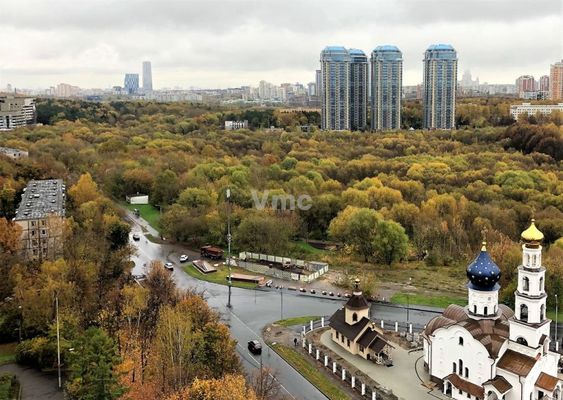 Сдам трехкомнатную (3-комн.) квартиру, Давыдковская ул, 16, Москва г