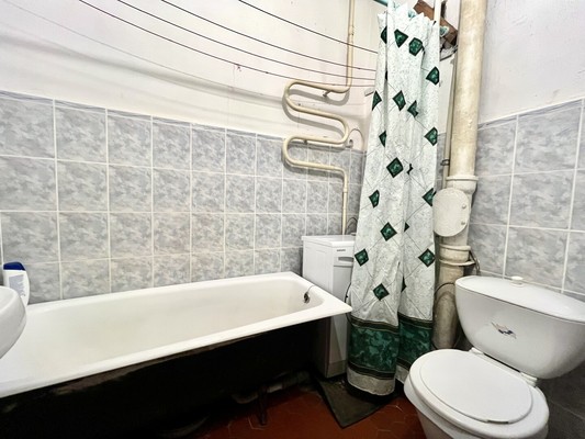 Продам двухкомнатную (2-комн.) квартиру, Вокзальная ул, 6, Колпино г