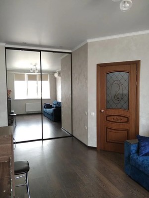 Продам однокомнатную (1-комн.) квартиру, Железнодорожная ул, 1е, Симферополь г