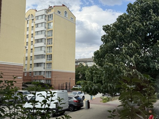 Продам однокомнатную (1-комн.) квартиру, Железнодорожная ул, 1е, Симферополь г