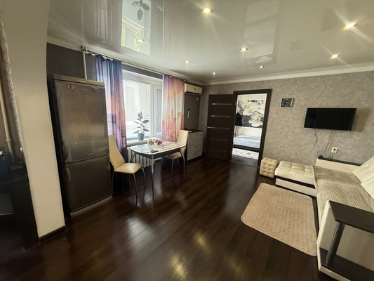 Продам трехкомнатную (3-комн.) квартиру, Видова ул, 160А, Новороссийск г