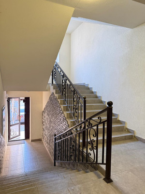 Продам трехкомнатную (3-комн.) квартиру, Шарданова ул, 50к3, Нальчик г