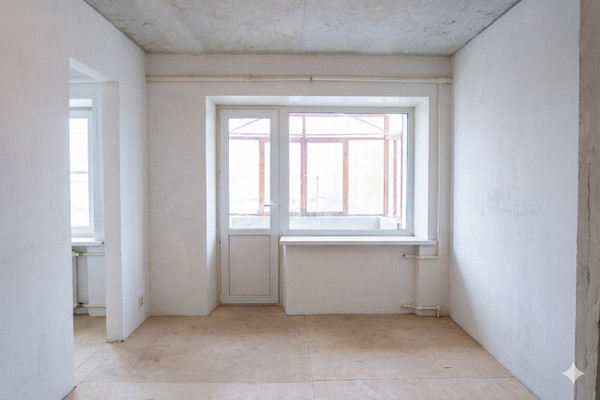 Продам двухкомнатную (2-комн.) квартиру, Школьная ул, 4, Шарапова-Охота п