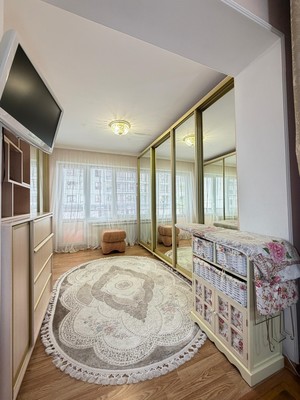 Продам трехкомнатную (3-комн.) квартиру, Атажукина ул, 8, Нальчик г