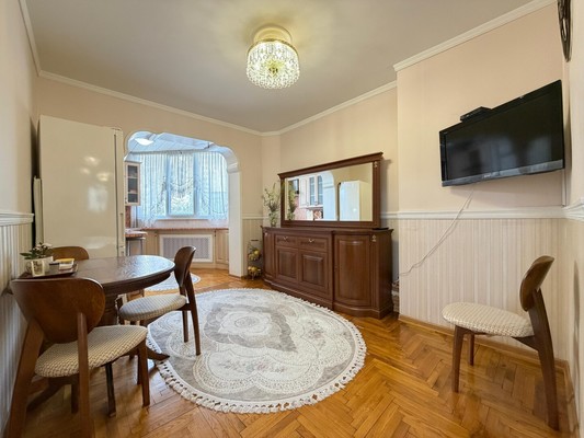 Продам трехкомнатную (3-комн.) квартиру, Атажукина ул, 8, Нальчик г