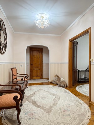 Продам трехкомнатную (3-комн.) квартиру, Атажукина ул, 8, Нальчик г