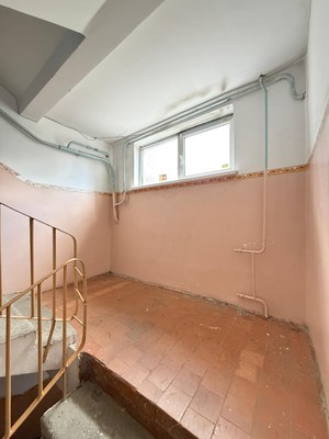 Продам трехкомнатную (3-комн.) квартиру, Атажукина ул, 8, Нальчик г