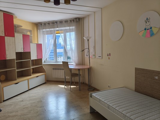 Продам многокомнатную квартиру, Сизова пр-кт, 25, Санкт-Петербург г