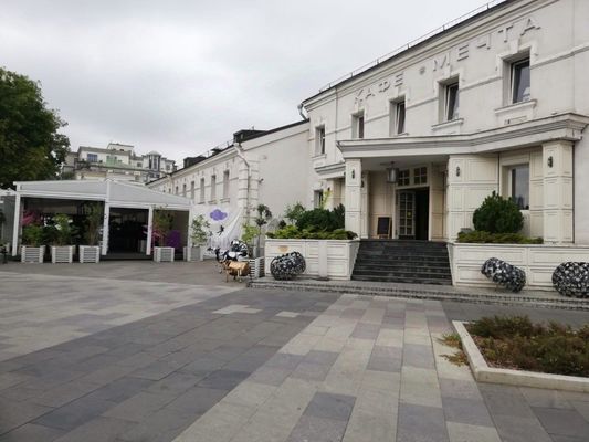 Продам коммерческое помещение 1 184,3 м2, Садовническая ул, 84 3, Москва г