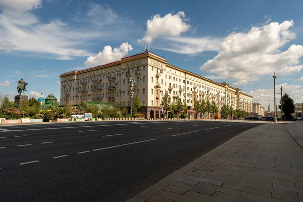Продам трехкомнатную (3-комн.) квартиру, Тверская ул, 6, Москва г