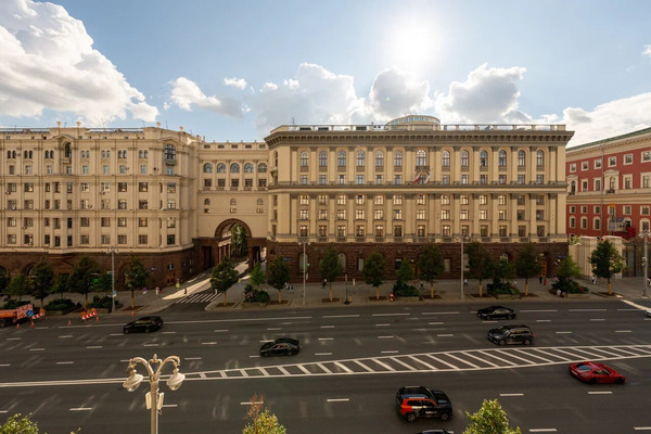 Продам трехкомнатную (3-комн.) квартиру, Тверская ул, 6, Москва г