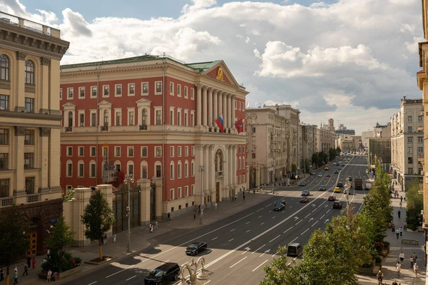 Продам трехкомнатную (3-комн.) квартиру, Тверская ул, 6, Москва г