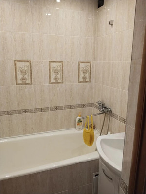 Продам трехкомнатную (3-комн.) квартиру, Свердлова ул, 10, Ишим г