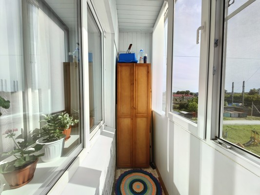 Продам двухкомнатную (2-комн.) квартиру, Большая ул, 163, Ишим г
