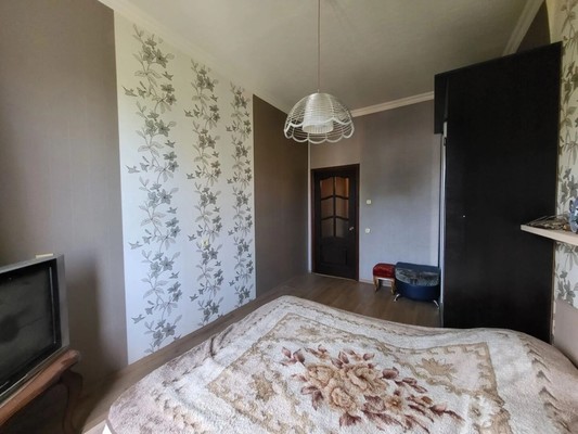Продам двухкомнатную (2-комн.) квартиру, 25 Октября пр-кт, 65а, Гатчина г