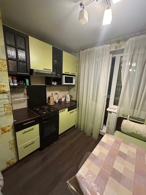 Сдам двухкомнатную (2-комн.) квартиру, Октябрьская ул, 69, Колпино г