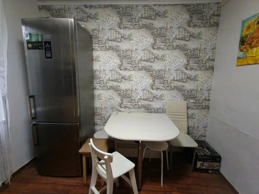 Продам трехкомнатную (3-комн.) квартиру, Гагарина ул, 220кА, Ханты-Мансийск г