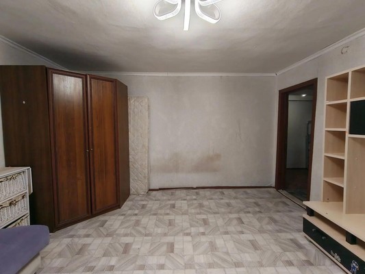 Продам трехкомнатную (3-комн.) квартиру, Гагарина ул, 220кА, Ханты-Мансийск г