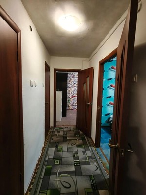Продам трехкомнатную (3-комн.) квартиру, Гагарина ул, 220кА, Ханты-Мансийск г