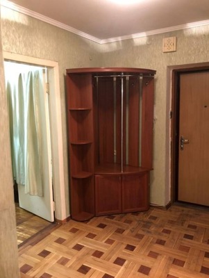 Продам трехкомнатную (3-комн.) квартиру, Декабристов ул, 14/28, Симферополь г