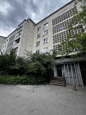 Продам трехкомнатную (3-комн.) квартиру, Декабристов ул, 14/28, Симферополь г