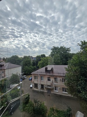 Продам трехкомнатную (3-комн.) квартиру, Железнодорожная ул, 12/1, Краснодар г