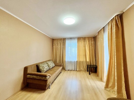 Продам двухкомнатную (2-комн.) квартиру, Суворова ул, 145, Пенза г