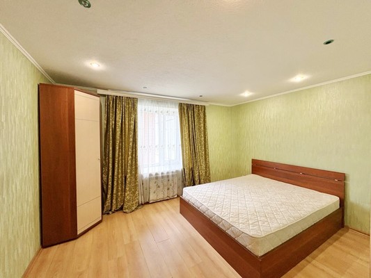 Продам двухкомнатную (2-комн.) квартиру, Суворова ул, 145, Пенза г