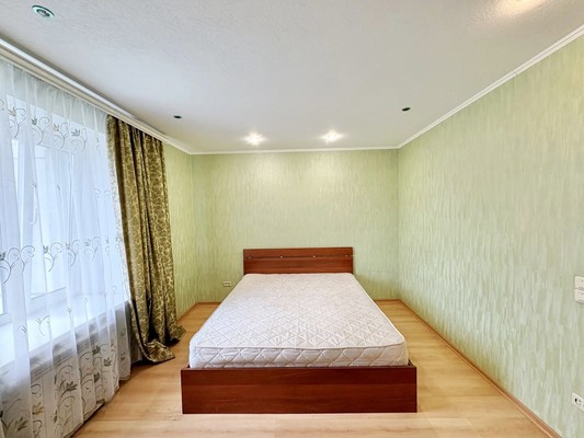 Продам двухкомнатную (2-комн.) квартиру, Суворова ул, 145, Пенза г