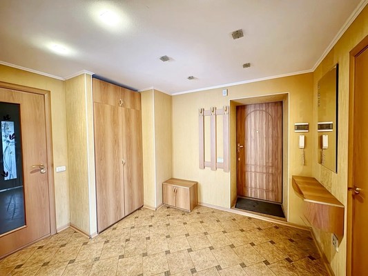 Продам двухкомнатную (2-комн.) квартиру, Суворова ул, 145, Пенза г