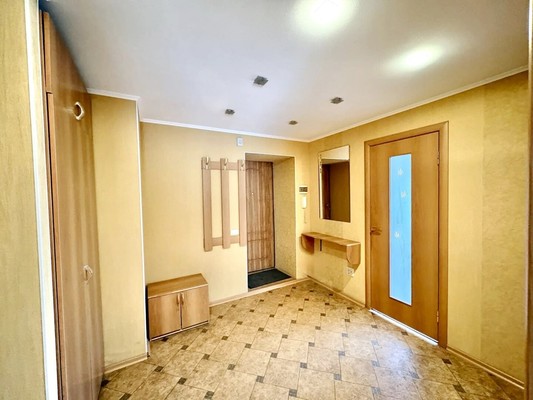 Продам двухкомнатную (2-комн.) квартиру, Суворова ул, 145, Пенза г