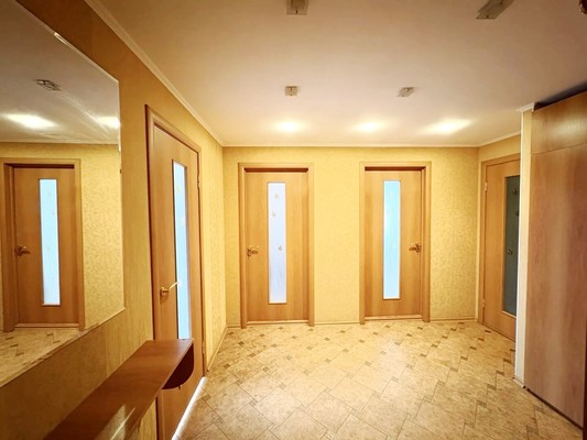 Продам двухкомнатную (2-комн.) квартиру, Суворова ул, 145, Пенза г