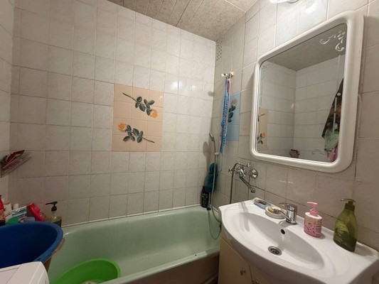Продам двухкомнатную (2-комн.) квартиру, Героев Сталинграда ул, 5, Симферополь г