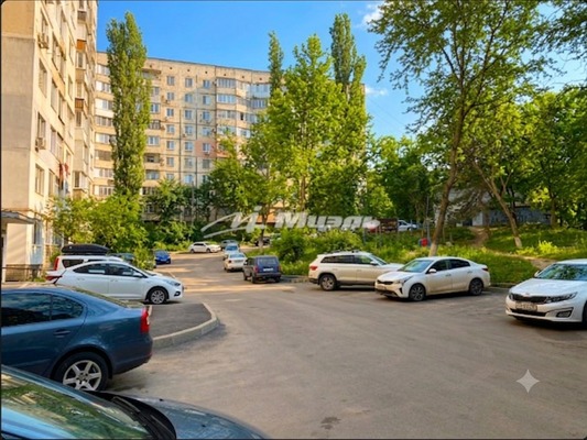 Продам однокомнатную (1-комн.) квартиру, Героев Сталинграда ул, 35, Симферополь г