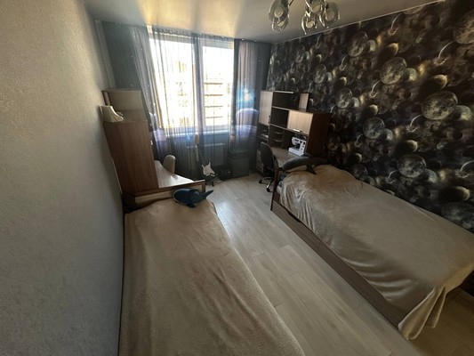 Продам двухкомнатную (2-комн.) квартиру, Тихорецкая ул, 22А, Калининград г