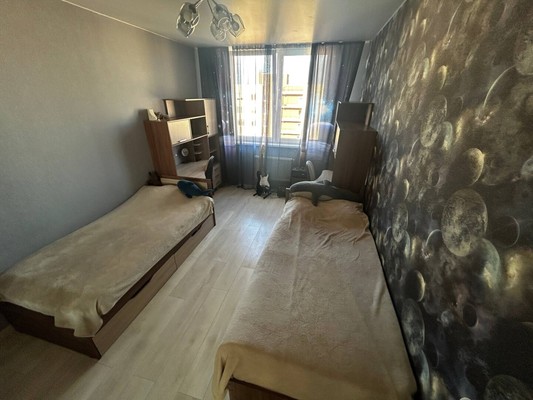 Продам двухкомнатную (2-комн.) квартиру, Тихорецкая ул, 22А, Калининград г
