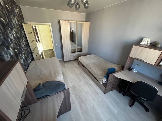 Продам двухкомнатную (2-комн.) квартиру, Тихорецкая ул, 22А, Калининград г