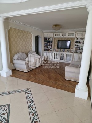 Продам трехкомнатную (3-комн.) квартиру, Подмосковный б-р, 11, Красногорск г