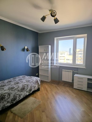 Продам трехкомнатную (3-комн.) квартиру, Подмосковный б-р, 11, Красногорск г